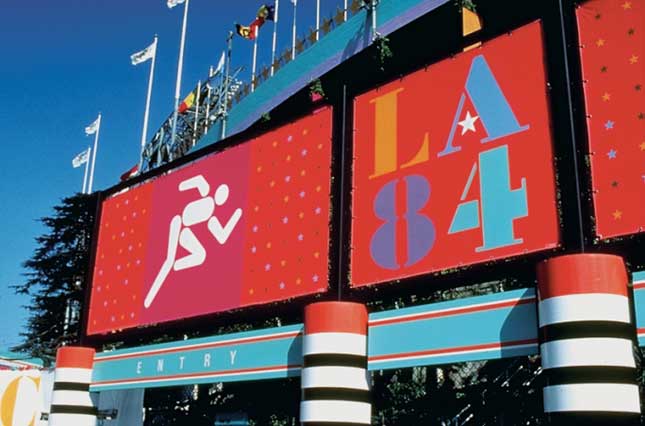 Sussman-Prejza_señalización-entrada-Juegos-OlÃmpicos-1984